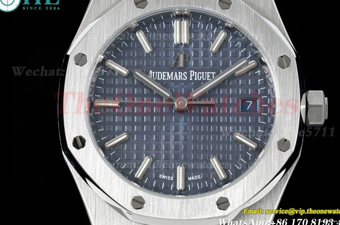 8F A5800 Oak 34mm Ladies SS SS 77350 Dial  Royal Blue 0316